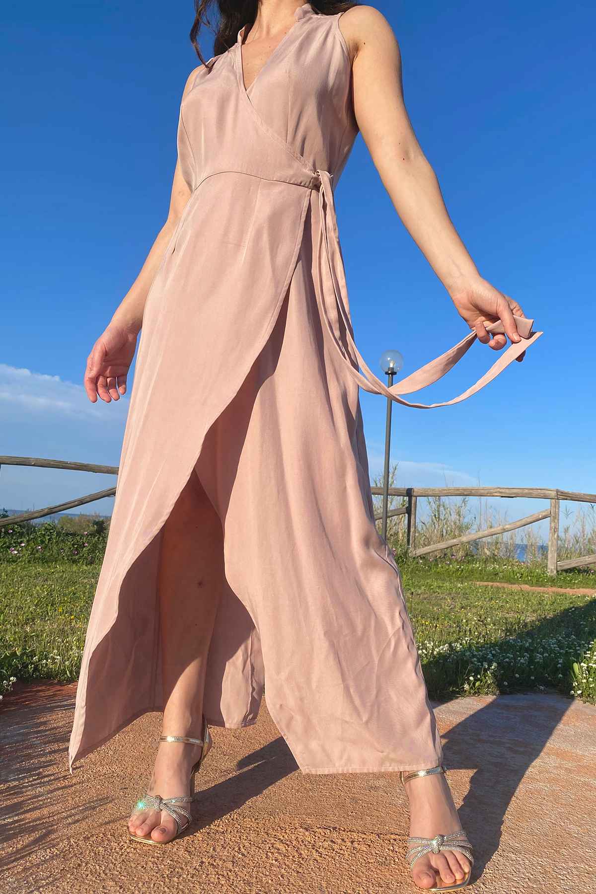 Abito Beatriz tencel lyocell brand malia lab abbigliamento sartoriale sostenibile dettaglio ravvicinato