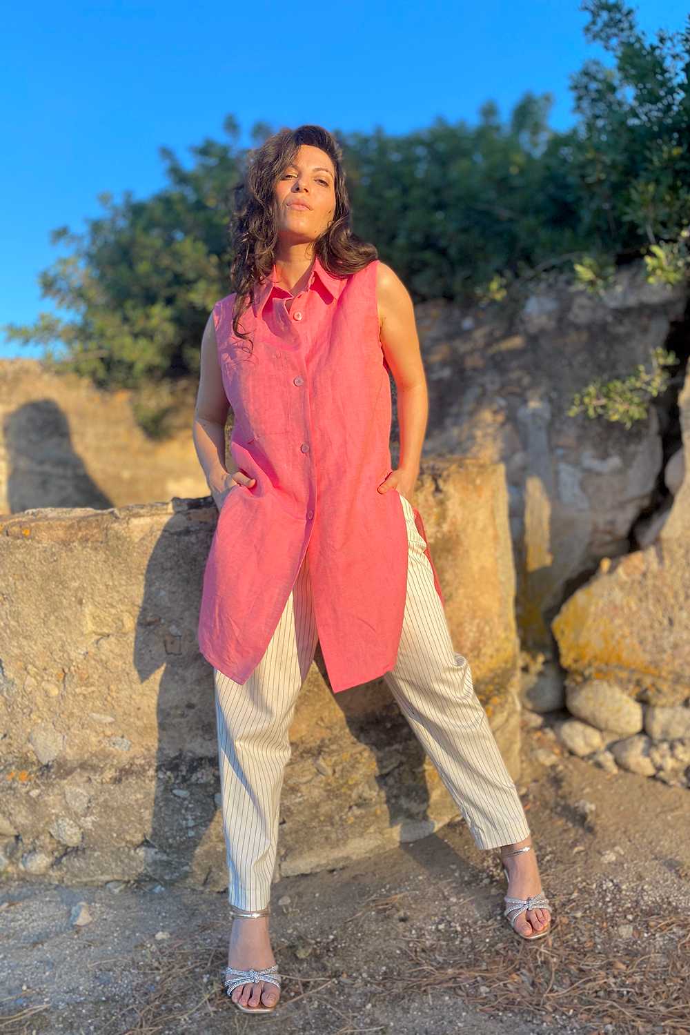Camicia Sabina lino biologico cotone modello estivo brand malia lab abbigliamento donna sostenibile etico dettaglio frontale