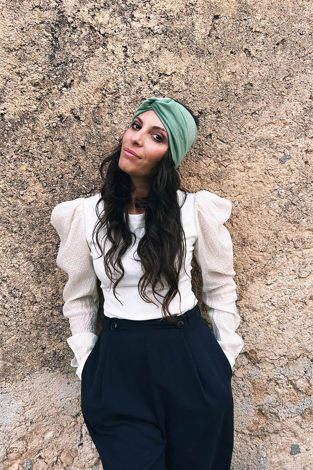 Fascia incrociata Mara accessori di moda sostenibili verde caldo cotone felpato biologico atelier moda sostenibile abbigliamento etico artigianale