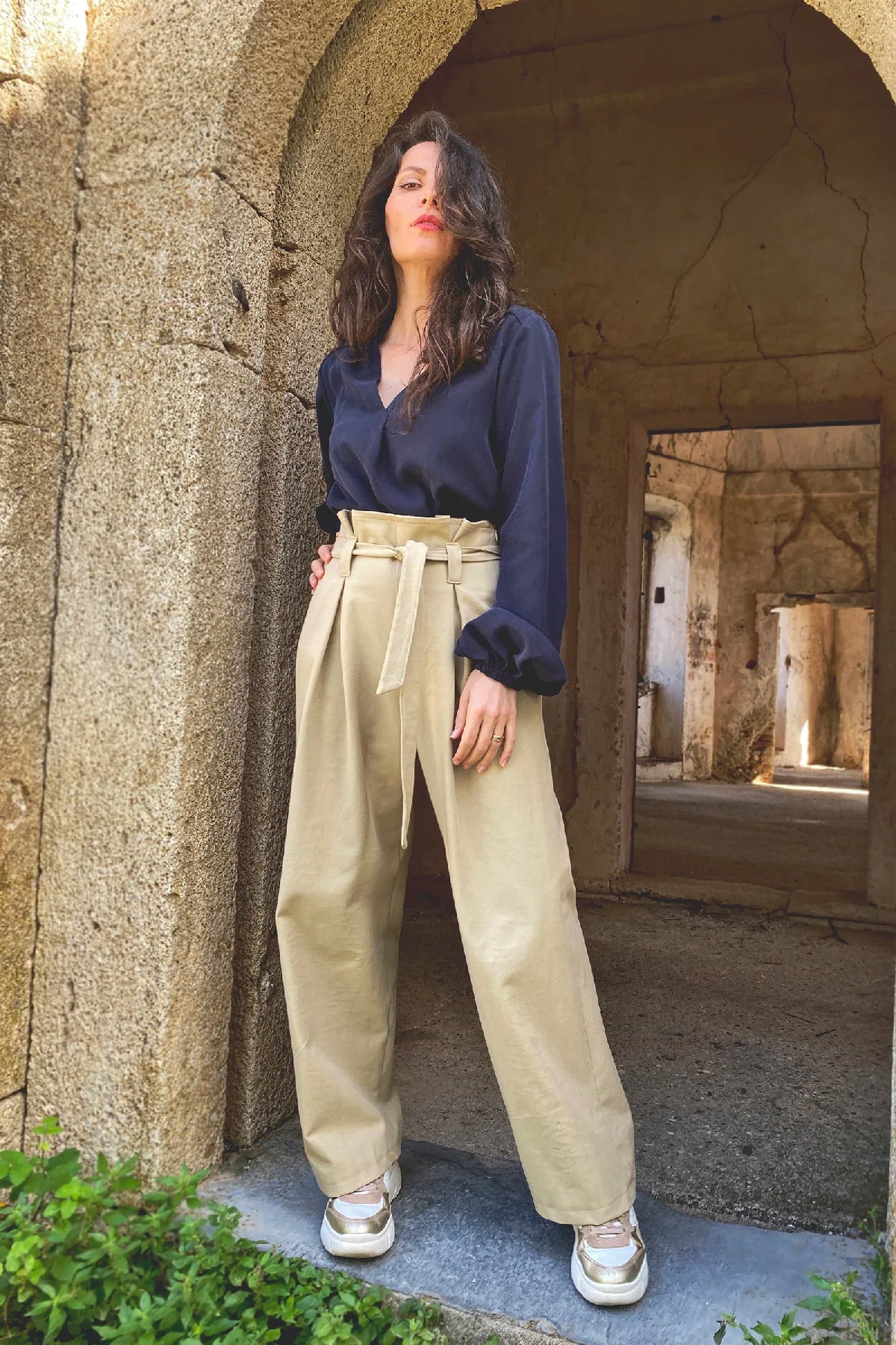 Pantalone Elaine pieghe cotone camicia Alice lyocell abbigliamento sartoriale sostenibile brand malia lab