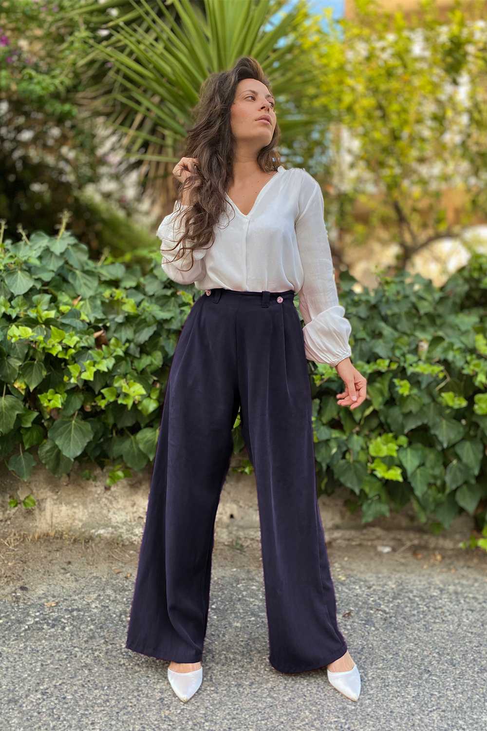 Pantaloni Gabriela tencel lyocell abbigliamento sostenibile brand malia lab vestiti ecosostenibili donna pantaloni sartoriali blu notte