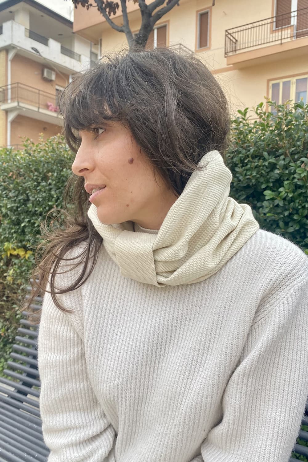 Scaldacollo in lana biologica Nathalie atelier moda artigianale etica sostenibile brand malia lab accessori di moda artigianale accessori sostenibili canapa biologica lino biologico cotone biologico