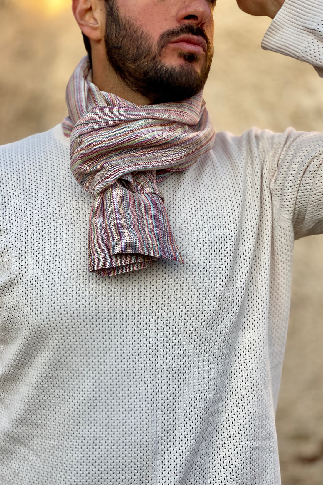 Sciarpa Eccentrica multicolore telaio tradizionale accessori artigianali sostenibili malia lab bianca rosa