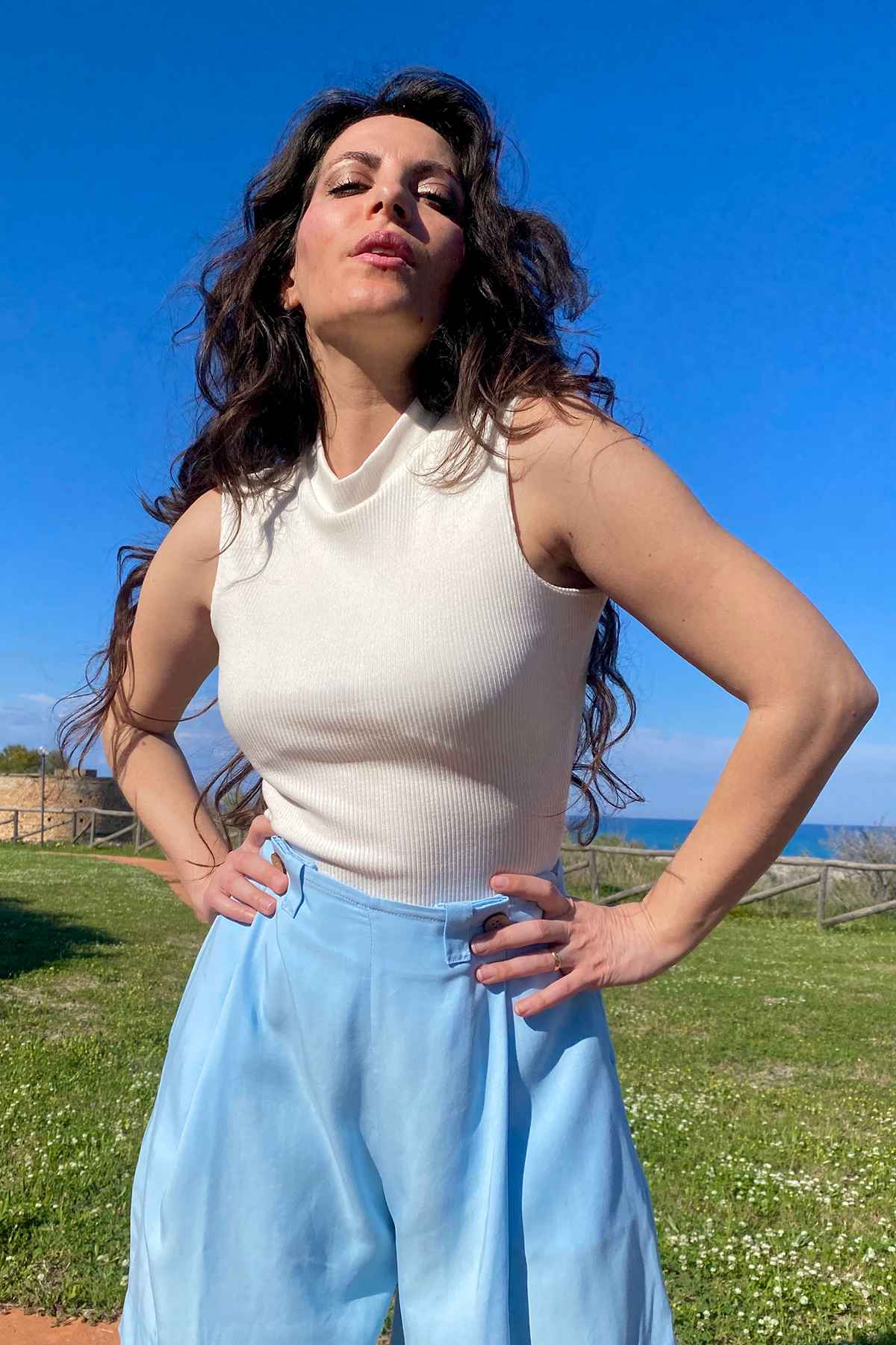 Top Ines costina seacell lyocell brand malia lab abbigliamento sartoriale etico dettaglio