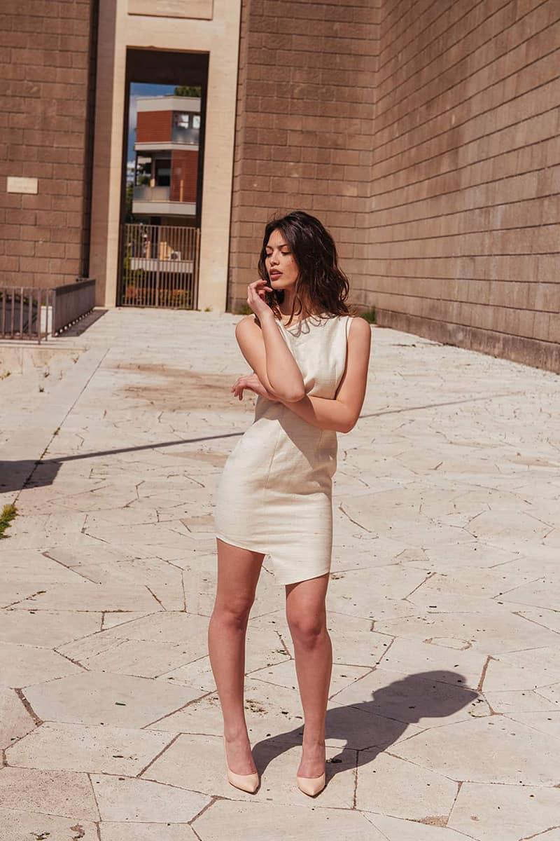 Abito Grace asimmetrico canapa seta buretta trama pregiata elegante aderente atelier moda etica artigianale brand malia lab abbigliamento biologico sostenibile