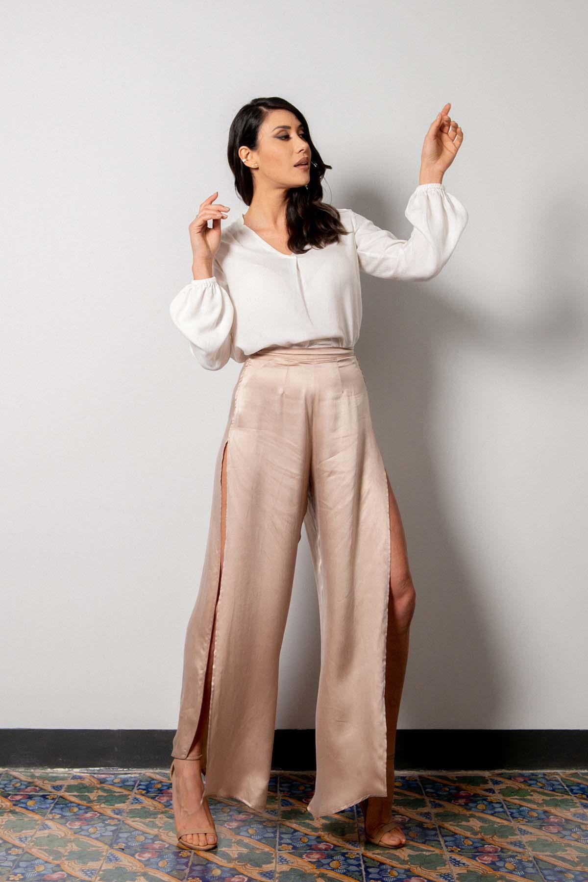 Pantalone elegante EMILIA in cupro abbigliamento sartoriale etico brand malia lab abbigliamento sostenibile vestiti ecosostenibili donna su misura tessuti certificati gamba aperta pantaloni da cerimonia