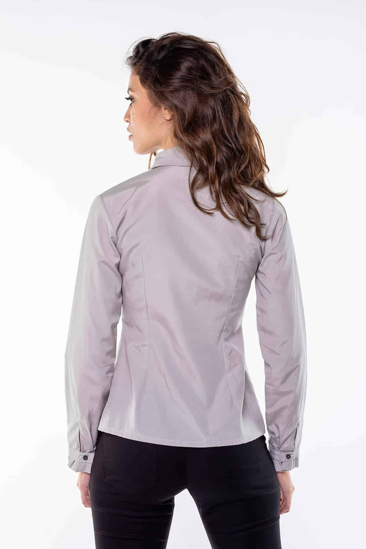 Camicia Kate Cupro grs ecologico Cotone Biologico Moda Sostenibile Artigianale brand Malia Lab camicia sartoriale blusa su misura vista posteriore
