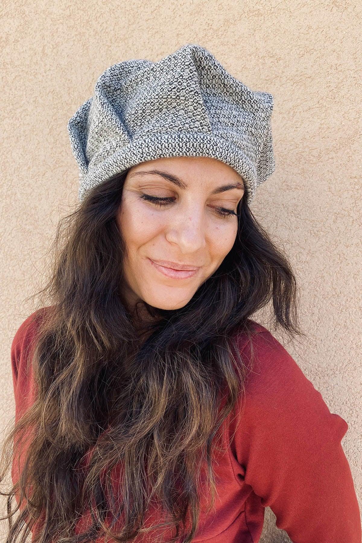 Cappello in lana biologica Edith accessori di moda sostenibili abbigliamento etico artigianale brand malia lab cappello artigianale accessori invernali