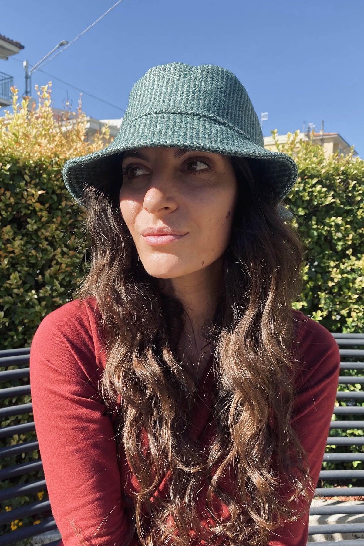 Cappello alla pescatora Paloma accessori di moda sostenibili lana biologica abbigliamento etico artigianale brand malia lab