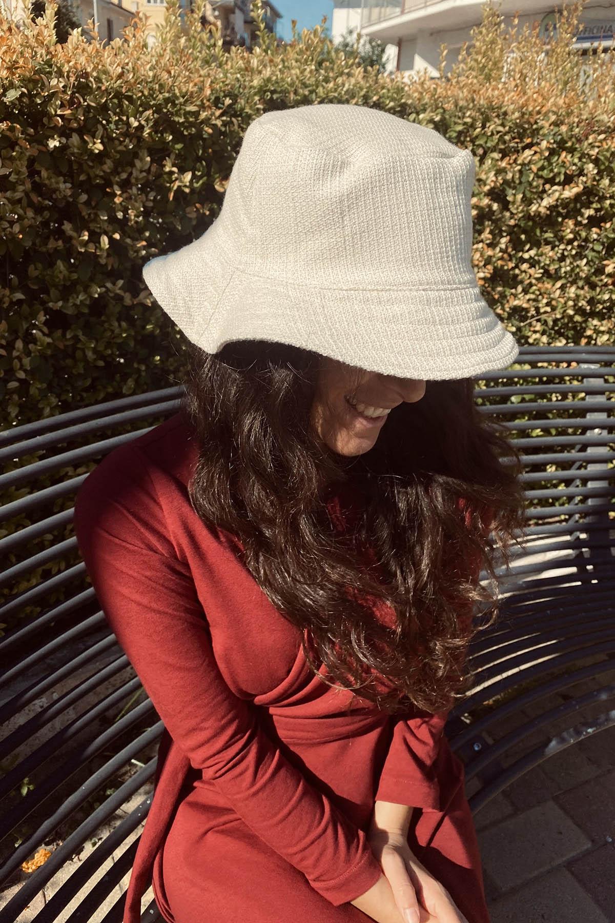 Cappello alla pescatora Paloma accessori di moda sostenibili lana biologica cotone biologico abbigliamento etico artigianale brand malia lab