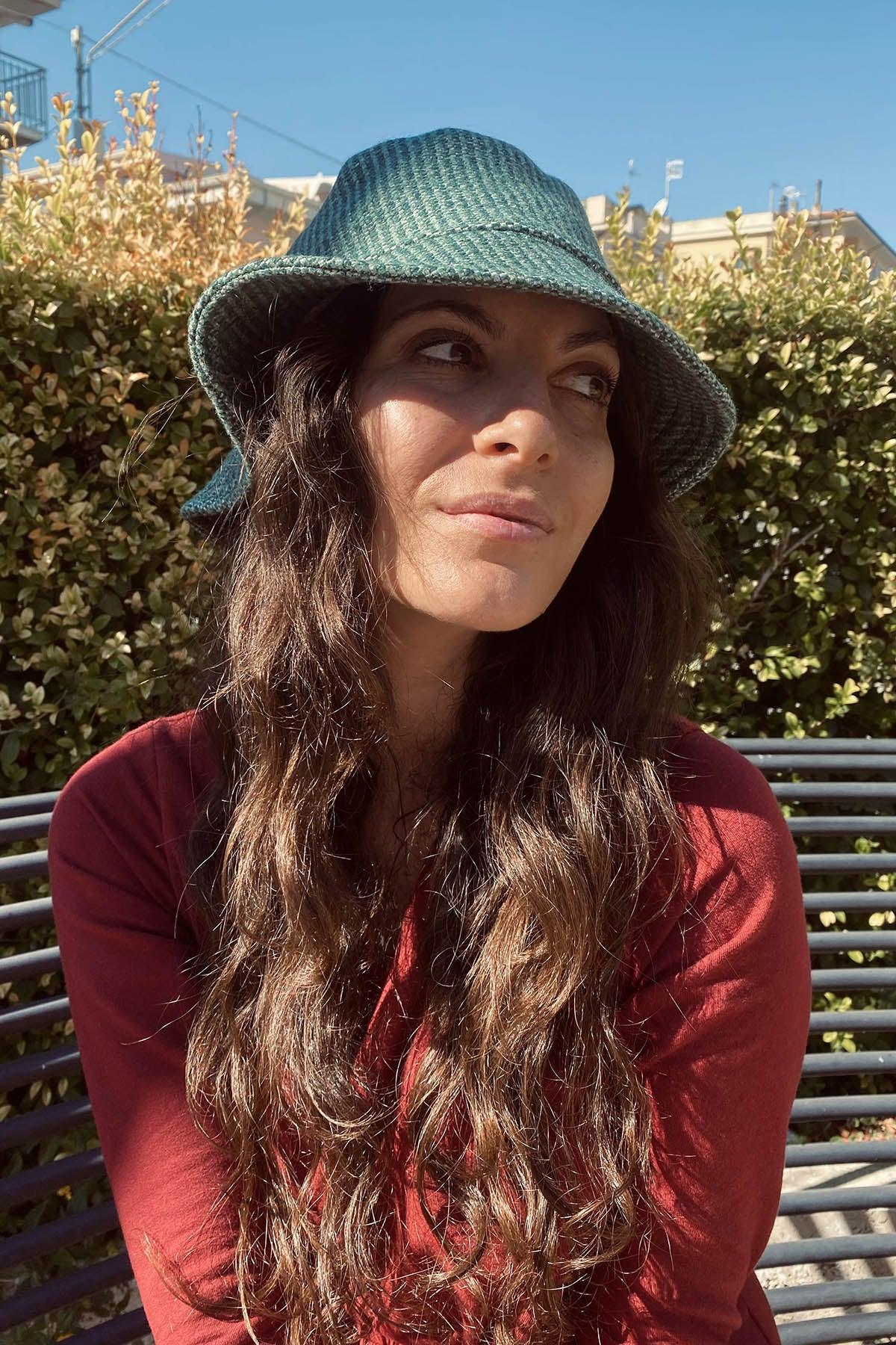 Cappello alla pescatora Paloma accessori di moda sostenibili lana verde biologica abbigliamento artigianale brand malia lab