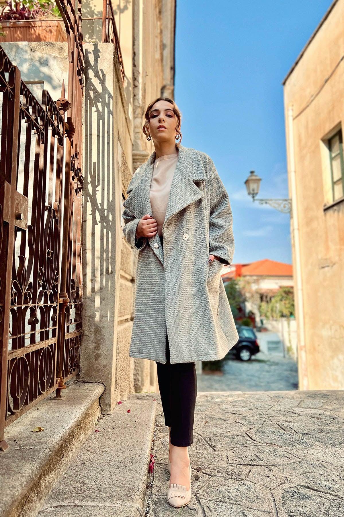 Cappotto Ilaria lana biologica brand malia lab atelier moda artigianale sostenibile etica capospalla sostenibile cappotto artigianale sartoriale abbigliamento sostenibile donna
