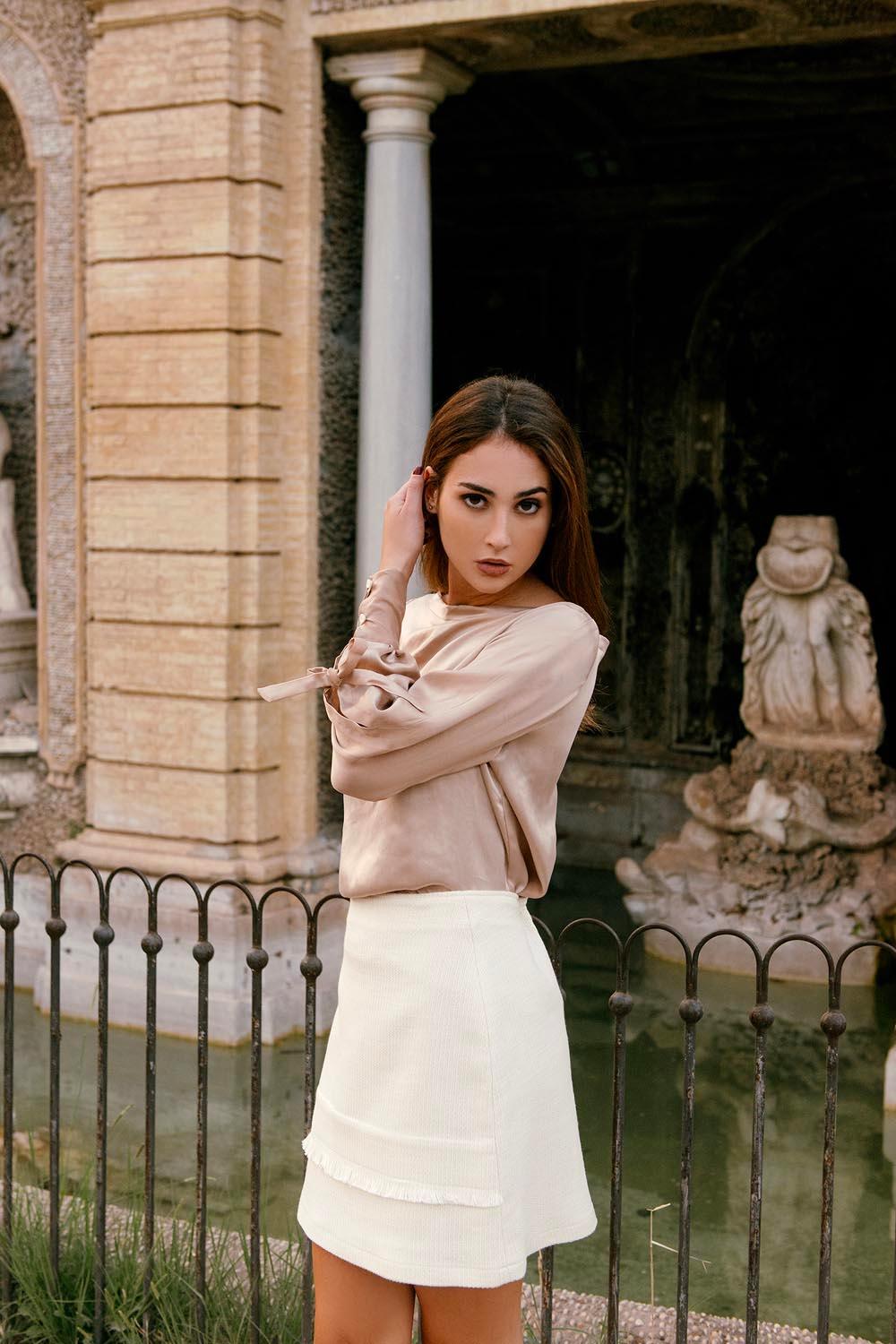 Camicetta in cupro Firenze effetto scivolato tessuti sostenibili brand malia lab abbigliamento artigianale sartoria biologica abbigliamento sostenibile camicie sartoriali su misura bluse ecosostenibili donna