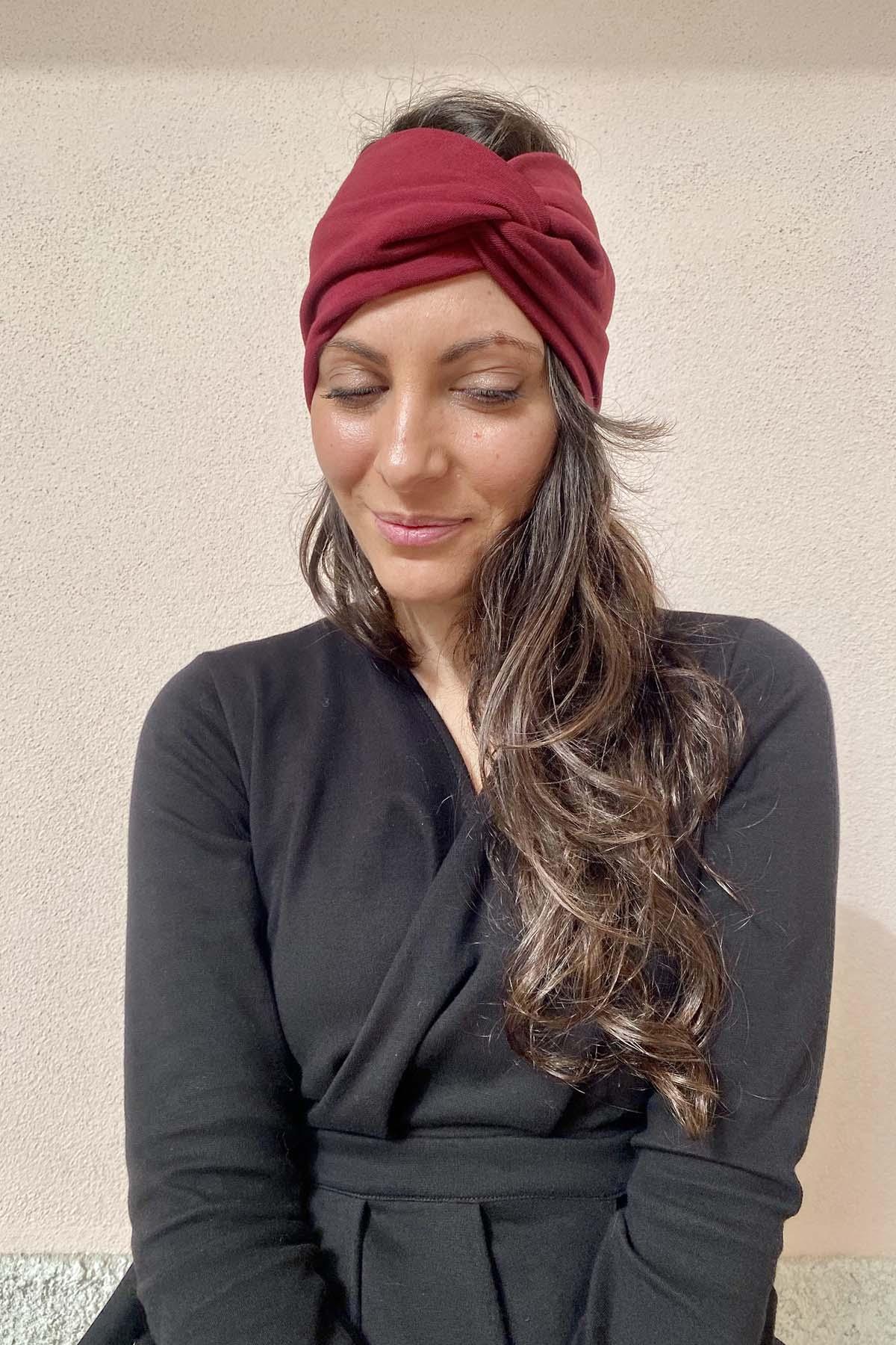 Fascia incrociata Mara accessori di moda sostenibili bordeaux caldo cotone felpato biologico atelier moda sostenibile abbigliamento etico artigianale