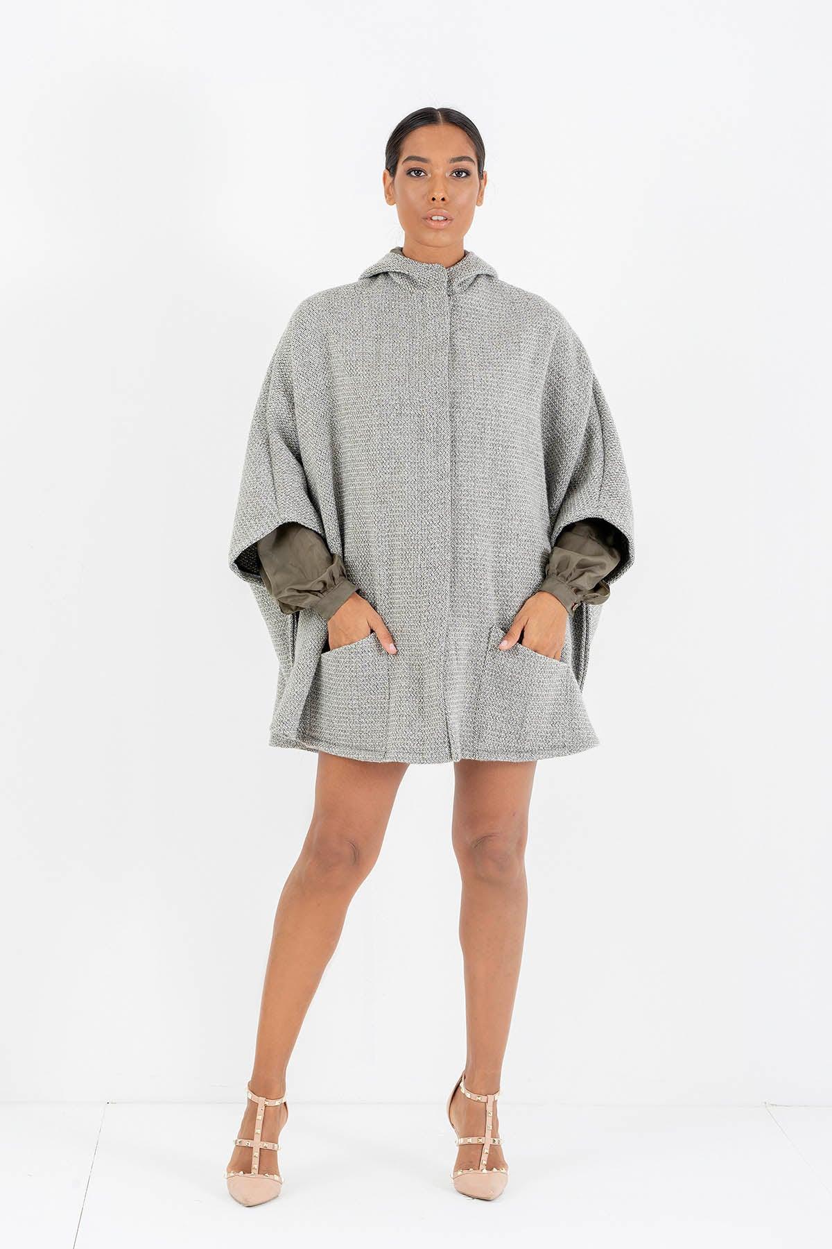 Mantella in lana biologica invernale comoda ampia brand malia lab abbigliamento biologico sostenibile abbigliamento sartoriale donna ecosostenibile