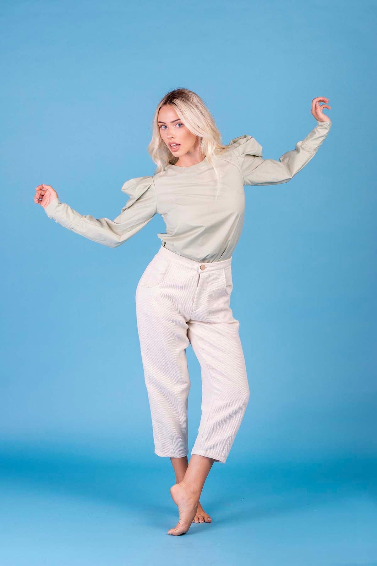Pantalone Marrakech cotone lana lino canapa comodo vestibilita comoda brand malia lab moda etica abbigliamento sostenibile vestiti sostenibili donna in fibre naturali vista frontale