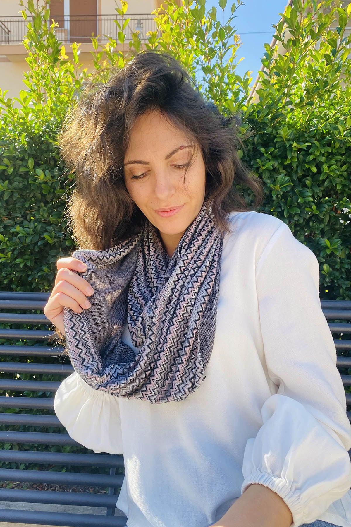 Pashmina Rainbow ecoviscosa brand malia lab accessori di moda artigianale accessori di abbigliamento sostenibile tessuti certificati dettaglio ravvicinato