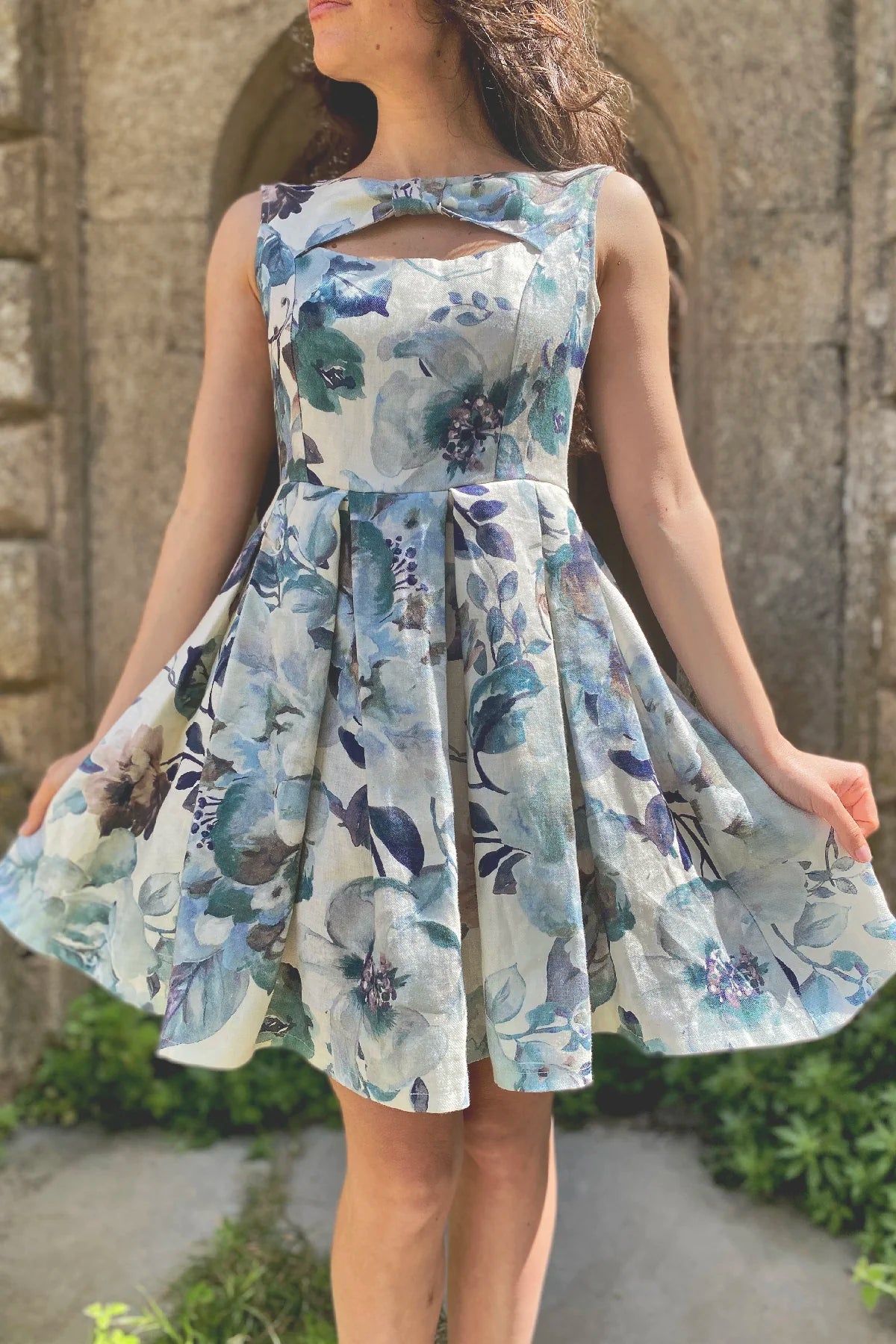 Abito AVA lino abbigliamento sartoriale sostenibile brand etico malia lab dettaglio gonna
