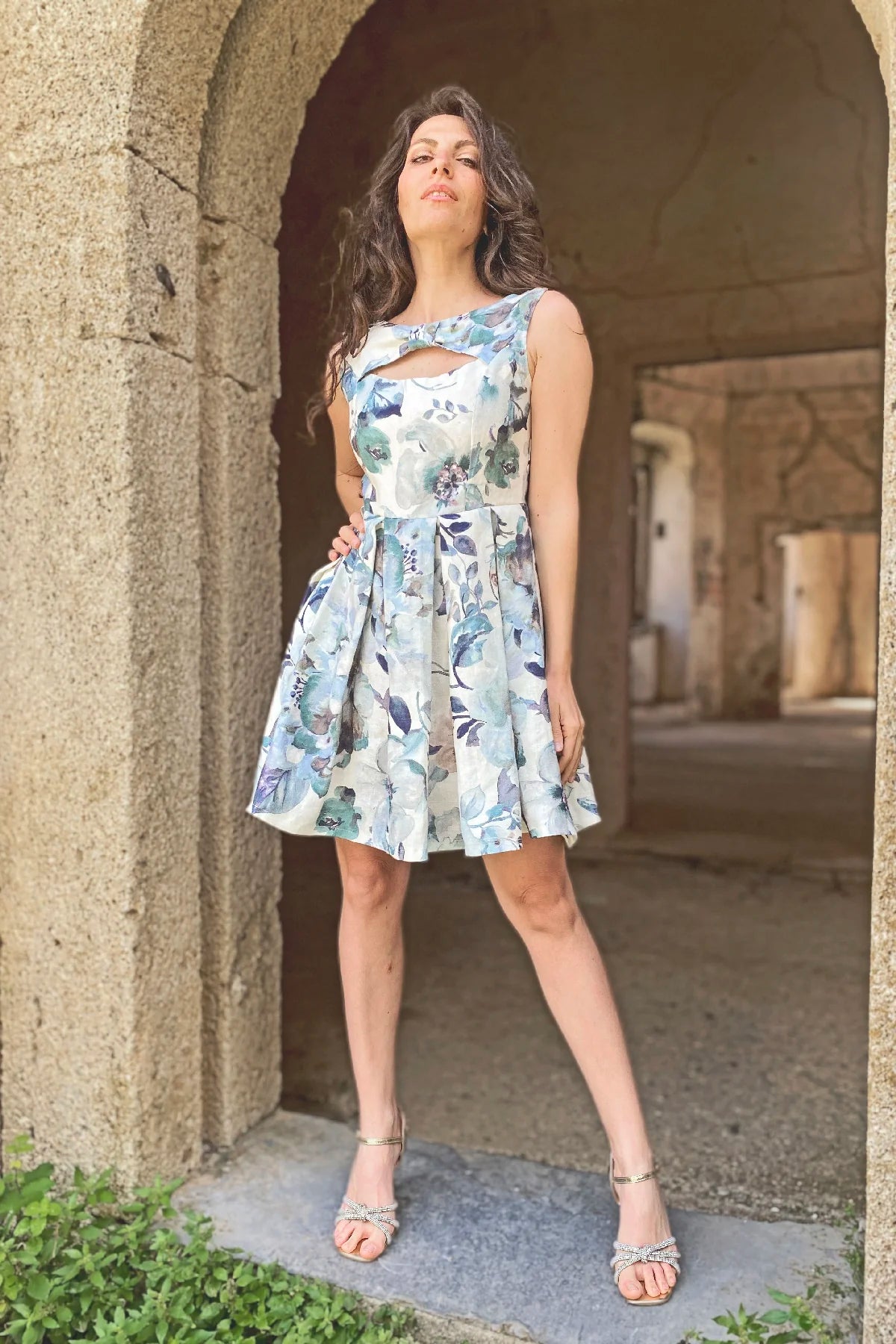 Abito AVA lino abbigliamento sartoriale sostenibile brand etico malia lab
