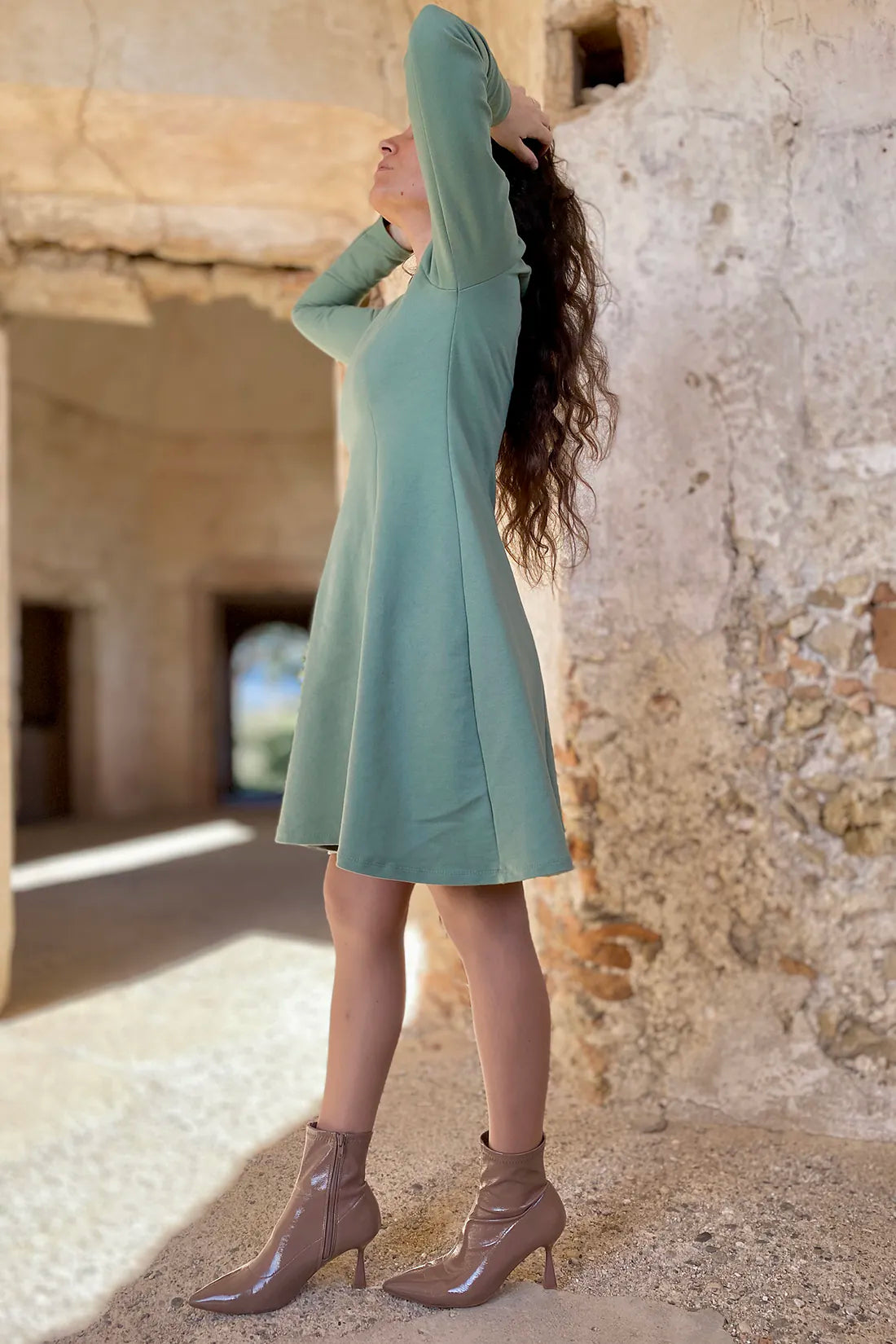 Abito EMMA svasato cotone biologico felpato abbigliamento sostenibile malia lab vista laterale
