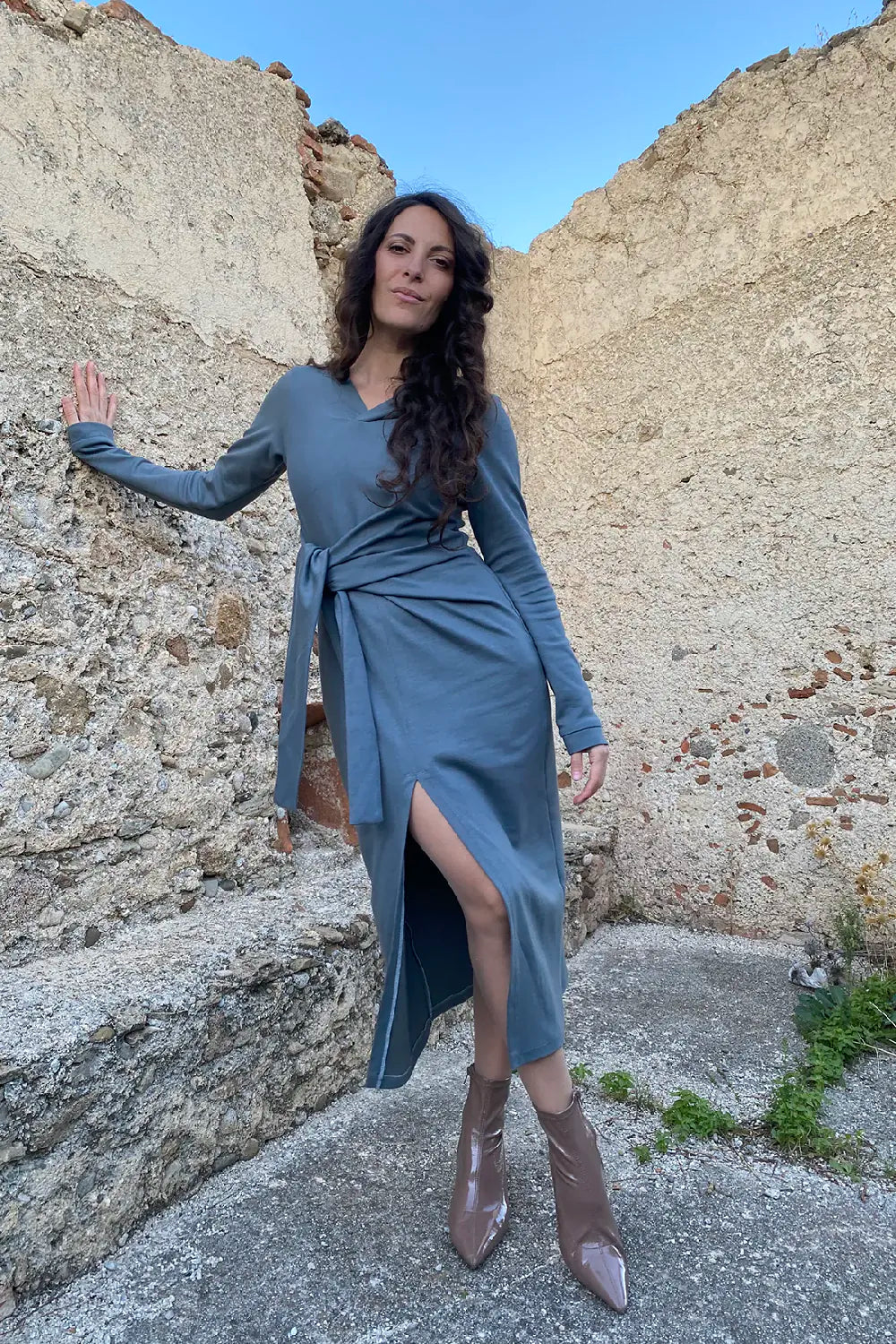 Abito Elisabetta cotone biologico felpato abbigliamento sostenibile malia lab grigio cielo
