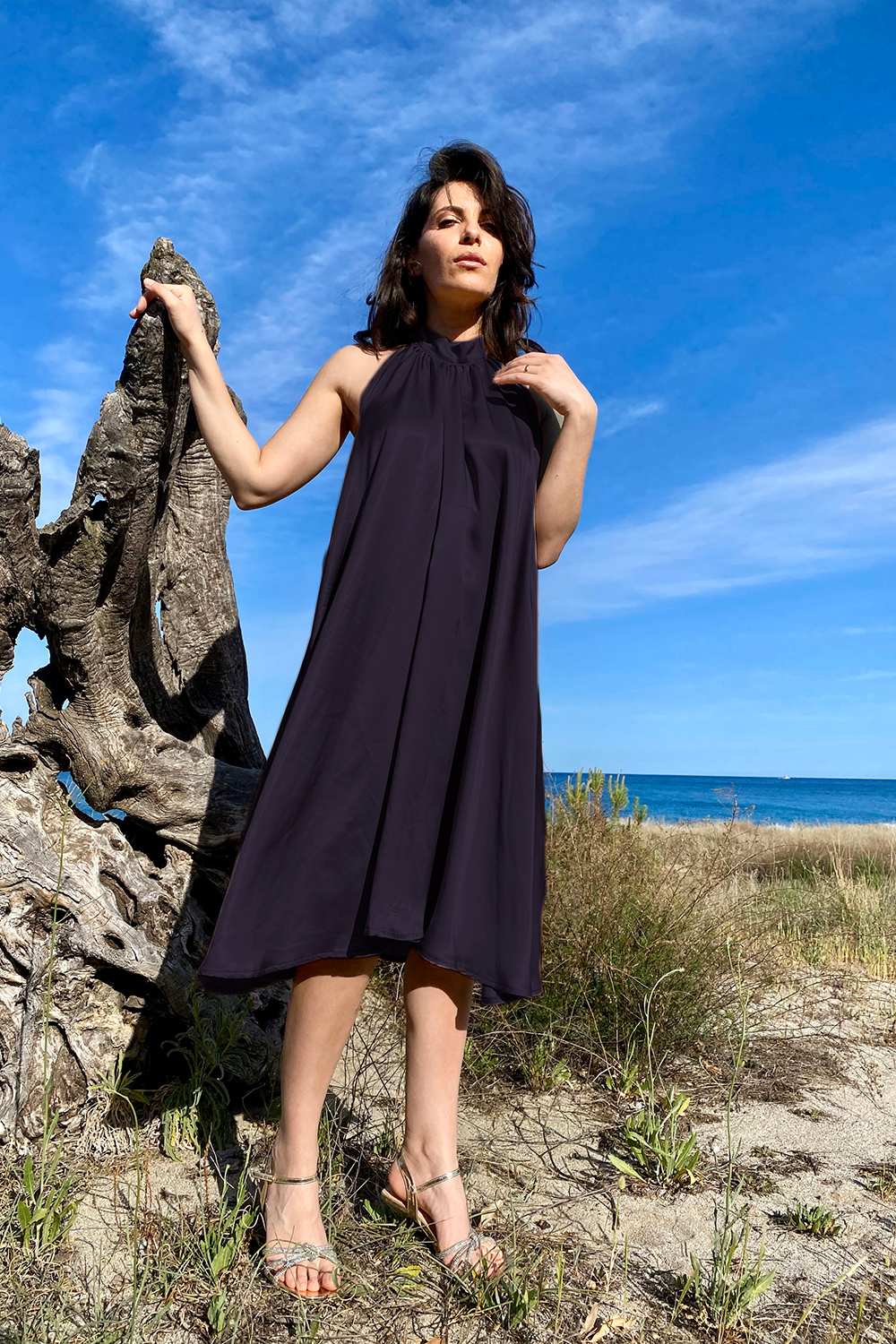 Abito Emily cerimonia cupro lyocell seacell elegante chic abbigliamento sostenibile vestiti ecosostenibili donna brand malia lab moda etica sartoriale colore blu notte