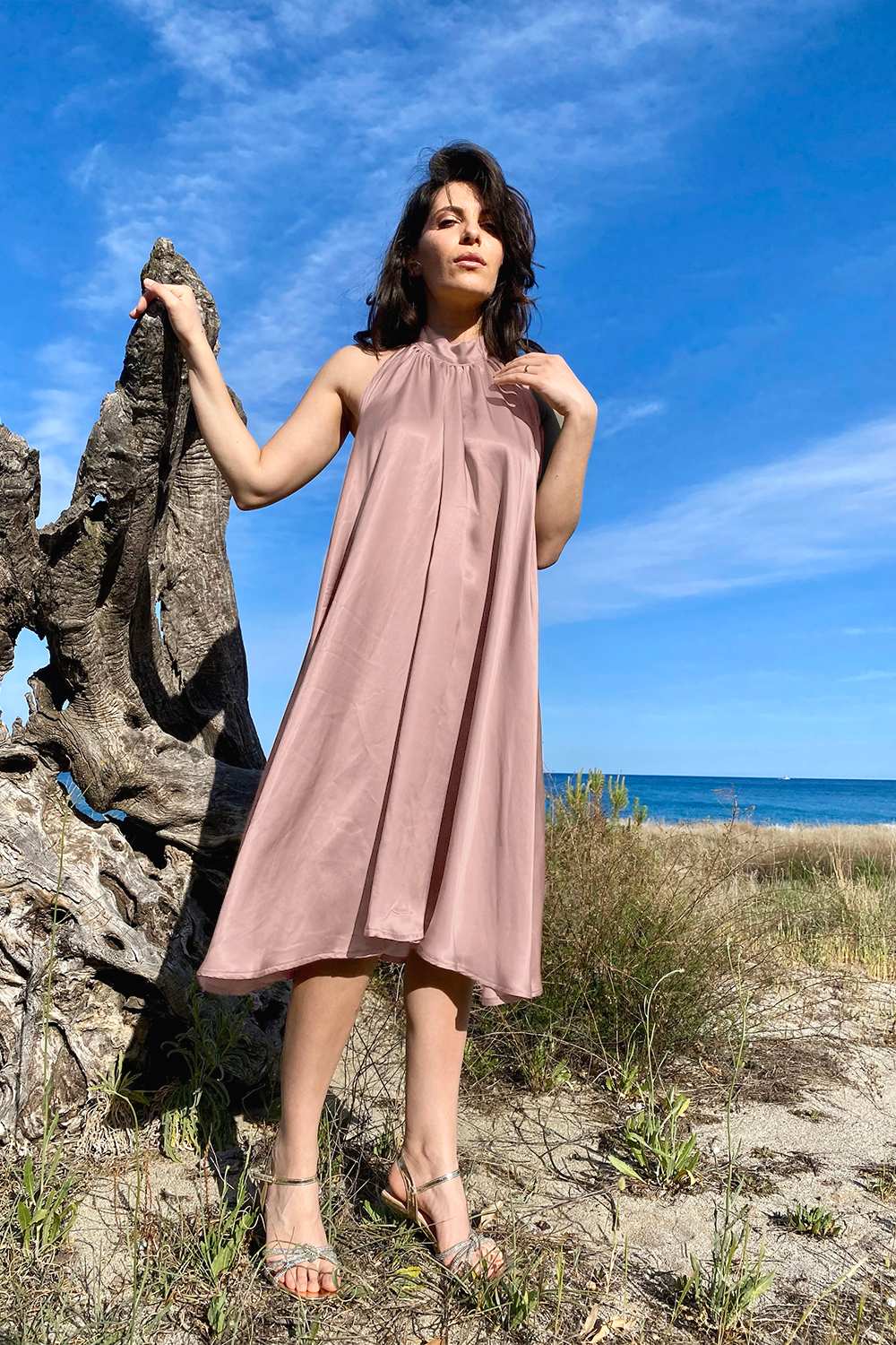 Abito Emily cerimonia cupro lyocell seacell elegante chic abbigliamento sostenibile vestiti ecosostenibili donna brand malia lab moda etica sartoriale colore rosa