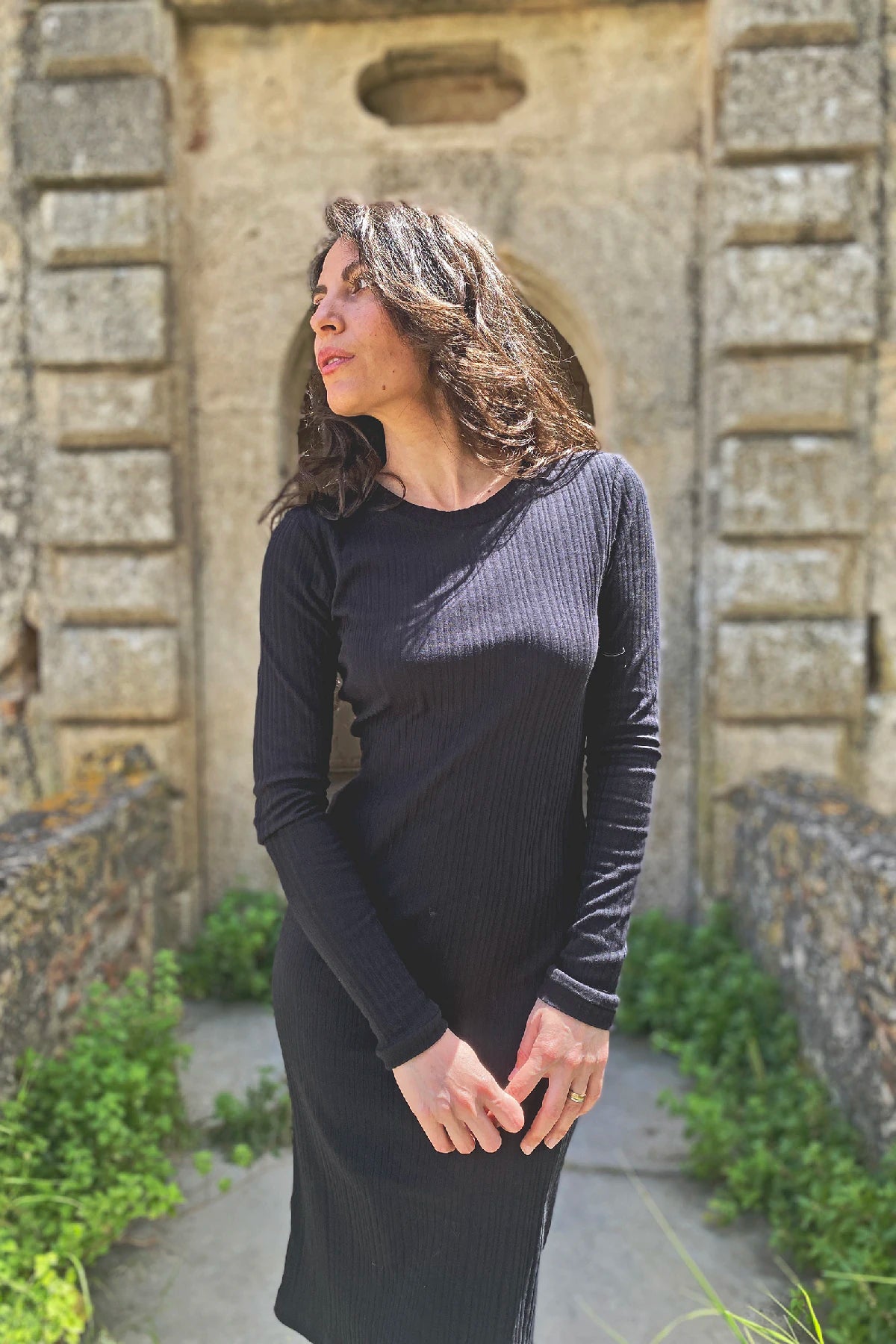 Abito Kate cotone biologico nero abbigliamento sostenibile artigianale brand etico malia lab dettaglio
