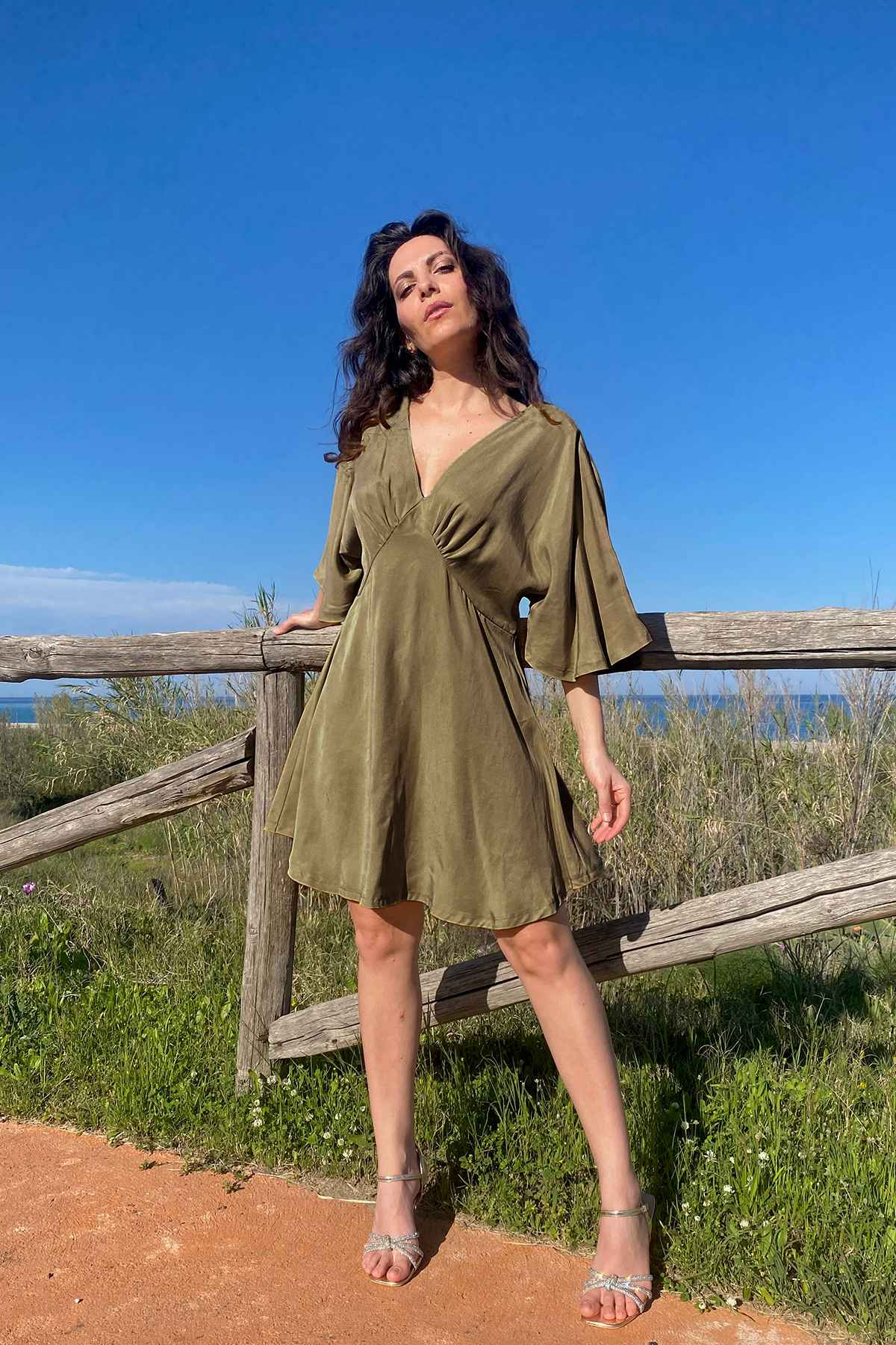 Abito Raquel tencel lyocell brand malia lab abbigliamento sartoriale etico verde cachi
