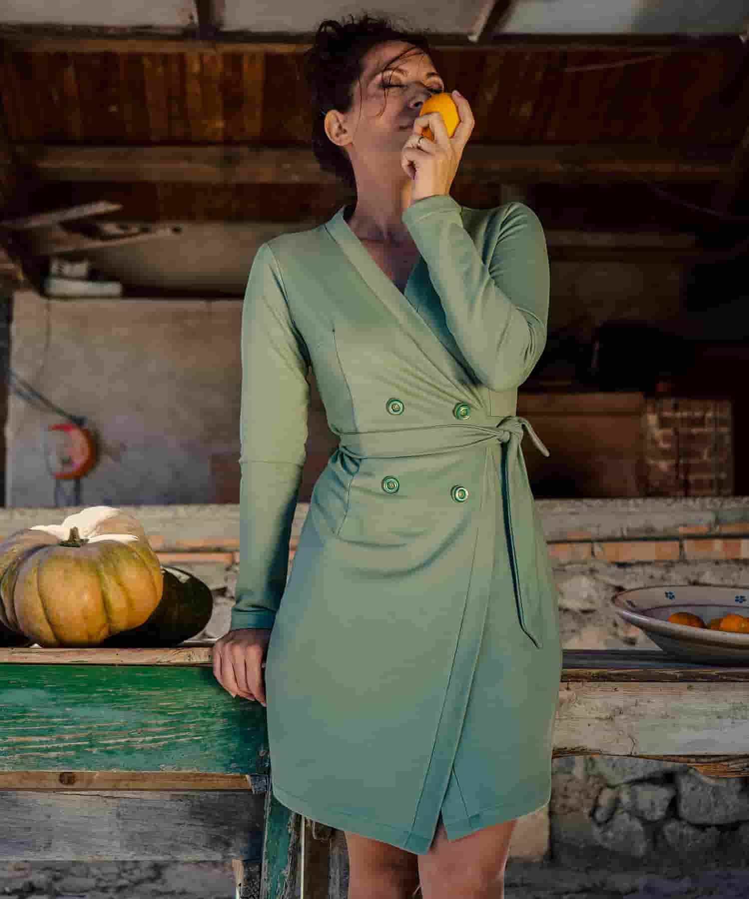 Abito giacca Vittoria cotone biologico Flavia Amato malia lab atelier moda abbigliamento sostenibile artigianale