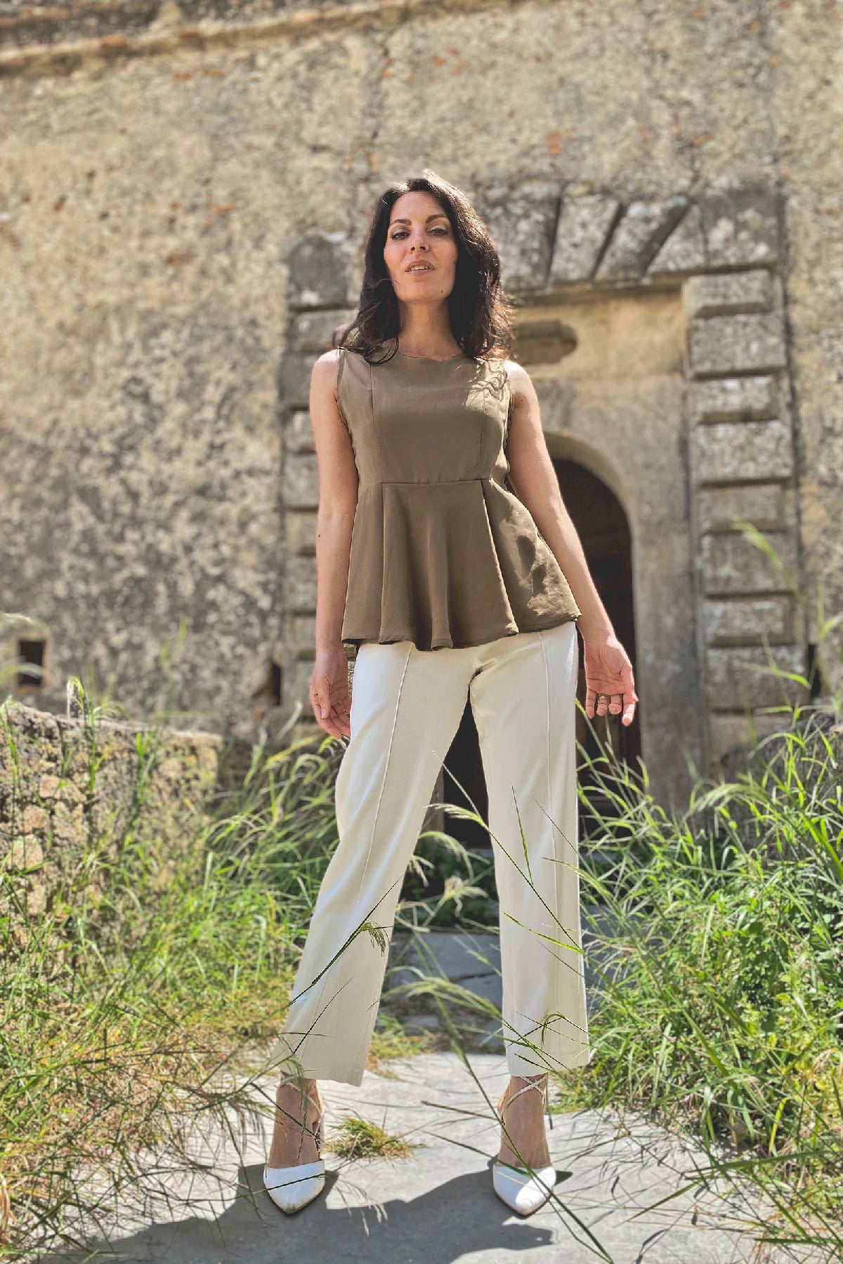 Blusa Irma ruota tencel lyocell pantalone chiara abbigliamento sartoriale etico sostenibile brand malia lab verde

