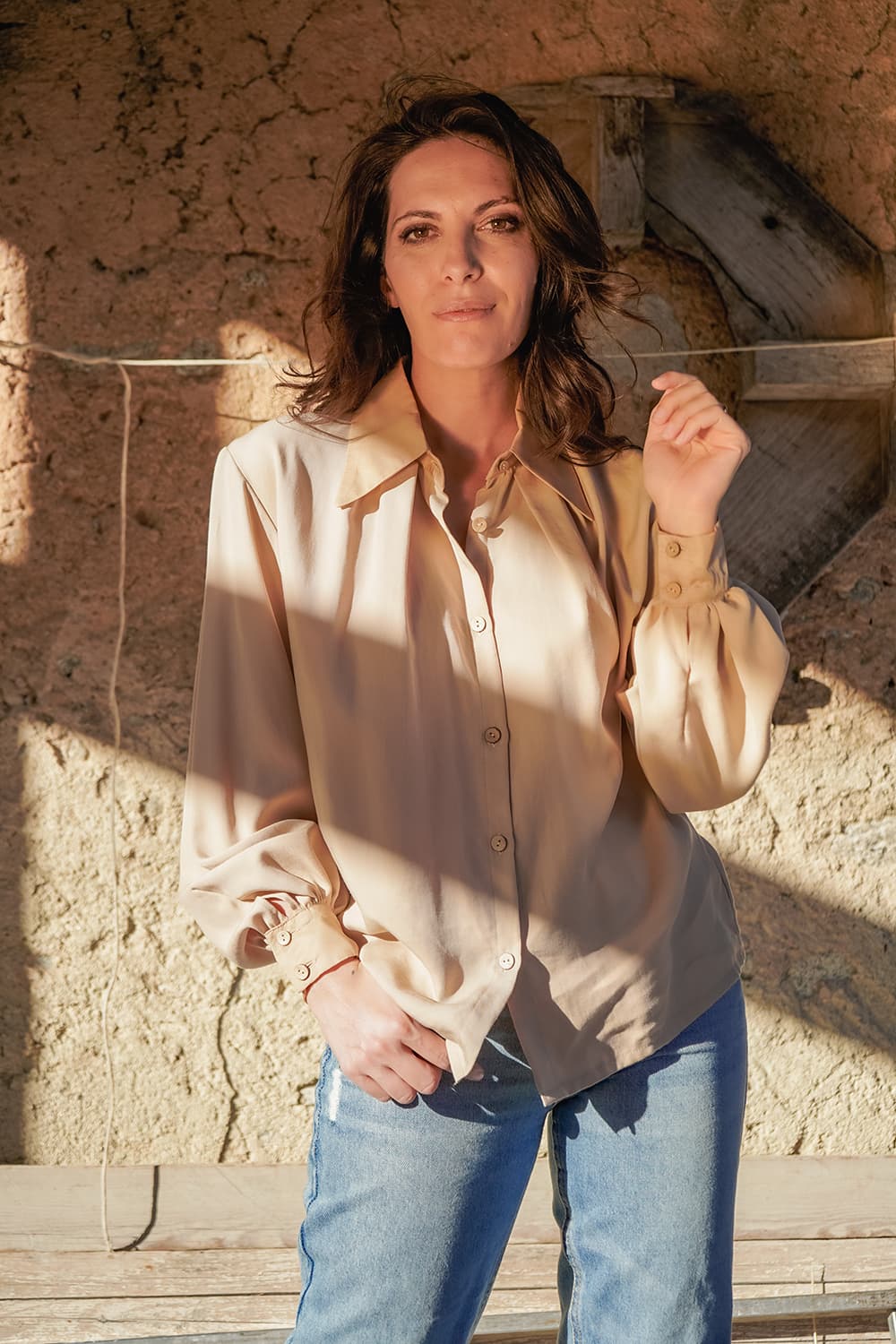 Camicia Giovanna tencel di eucalipto brand malia lab moda etica abbigliamento sostenibile fibre naturali vestiti ecosostenibili camicia sartoriale donna