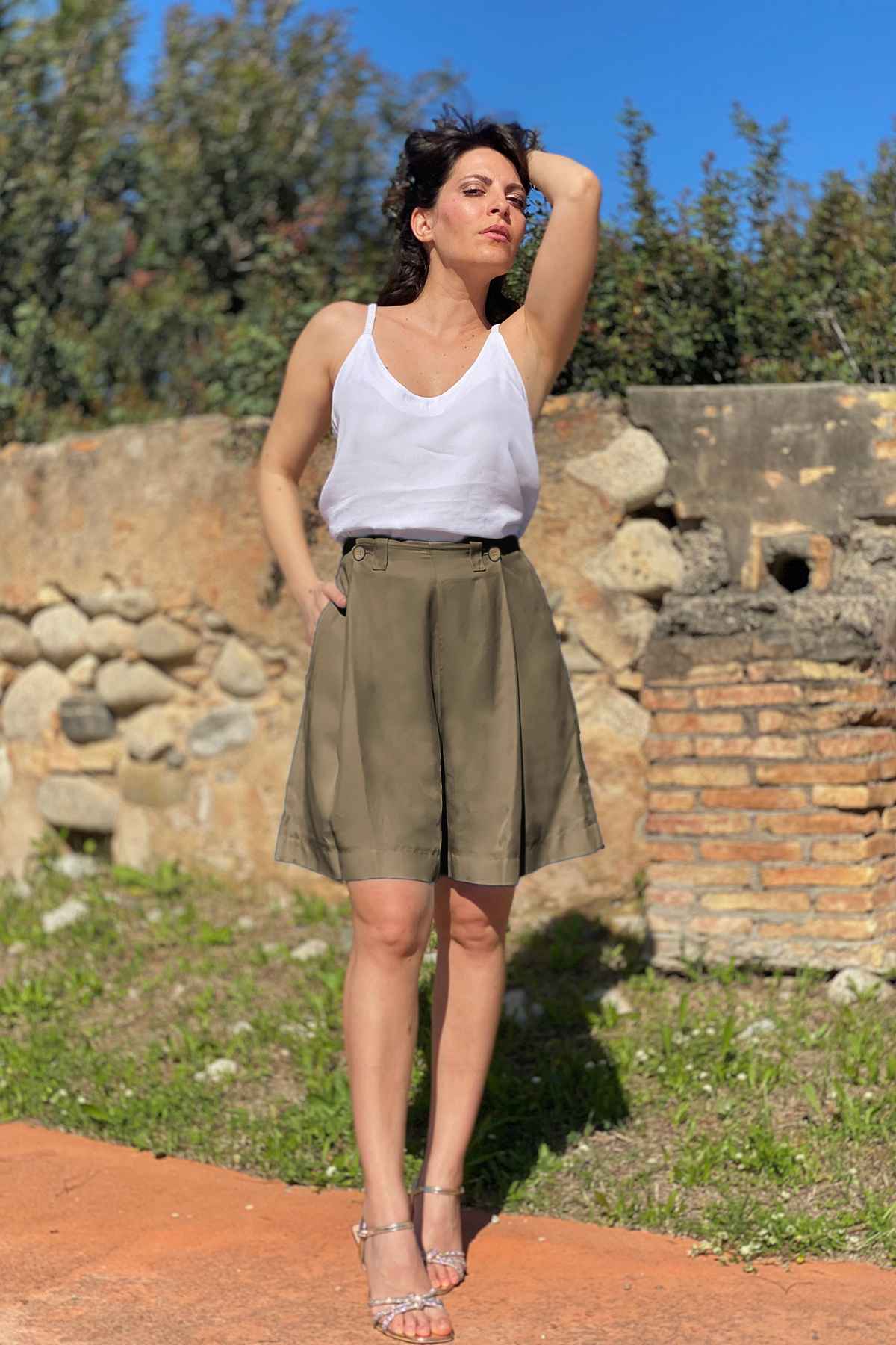 Bermuda Gabriela tencel lyocell brand malia lab abbigliamento sartoriale etico  verde cachi