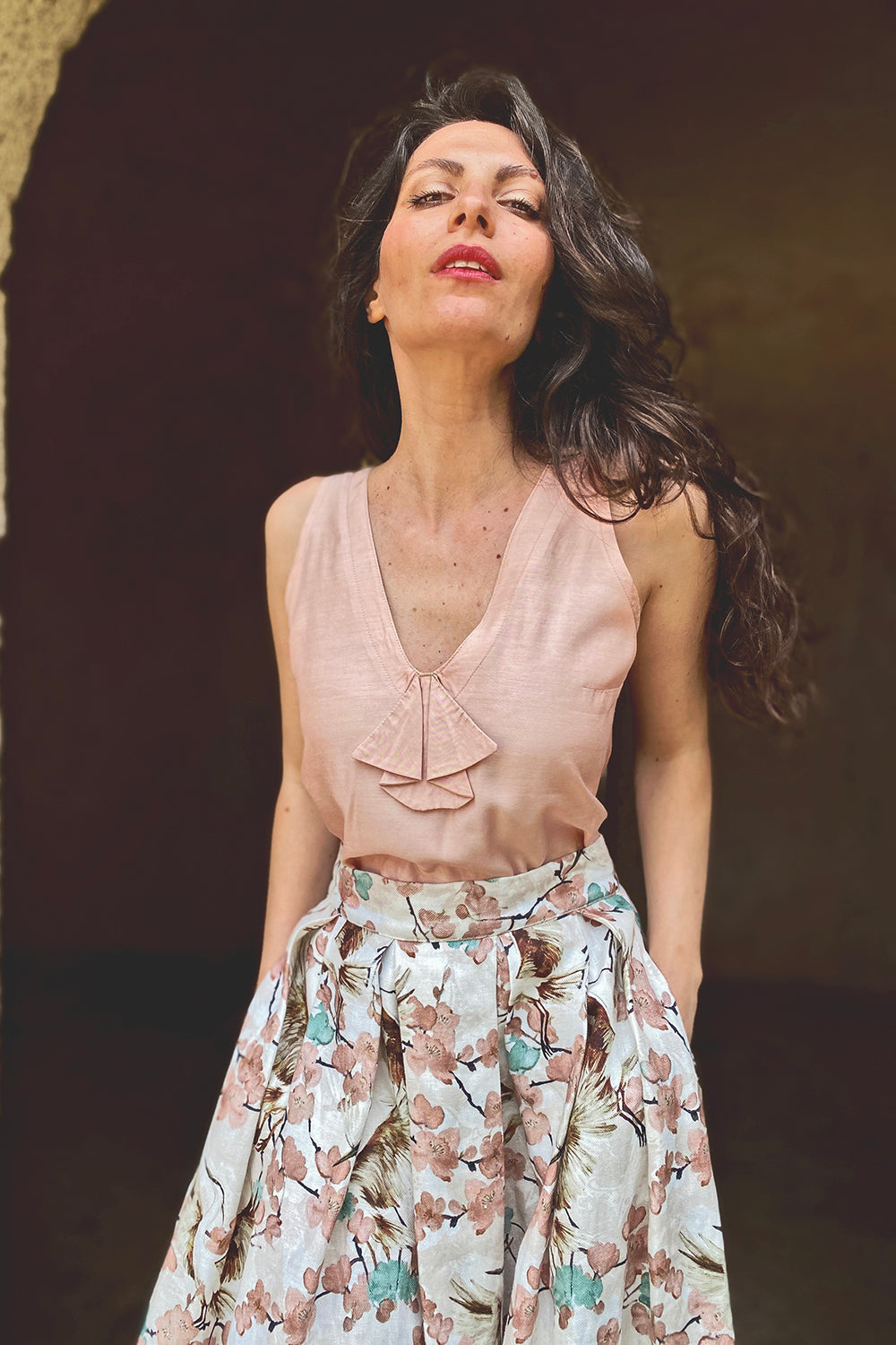 Canottiera Giulia cupro modal abbigliamento sostenibile sartoriale brand malia lab dettaglio fiocco
