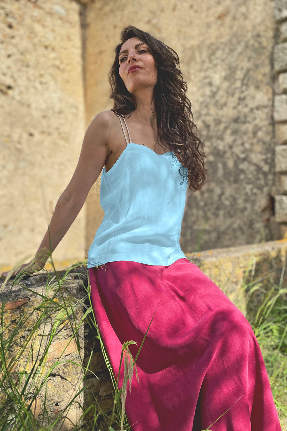 Canottiera Perla lyocell seacell abbigliamento sostenibile artigianale brand malia lab vista laterale celeste
