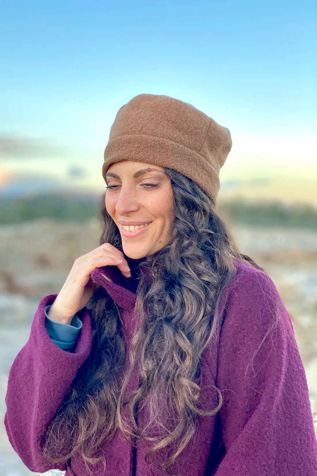 Cappello Bonnie calda lana cotta vergine colore biscotto accessori artigianali sostenibili malia lab
