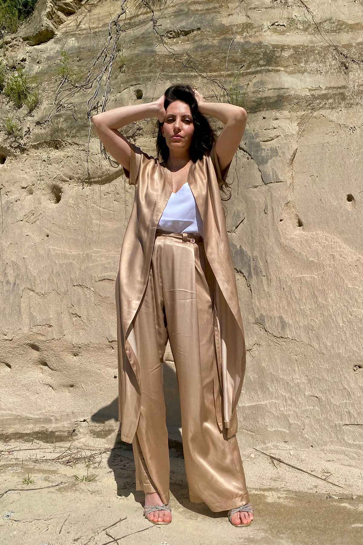 Cardigan kimono Petra seacell cupro lyocell brand malia lab abbigliamento sartoriale etico dettaglio frontale
