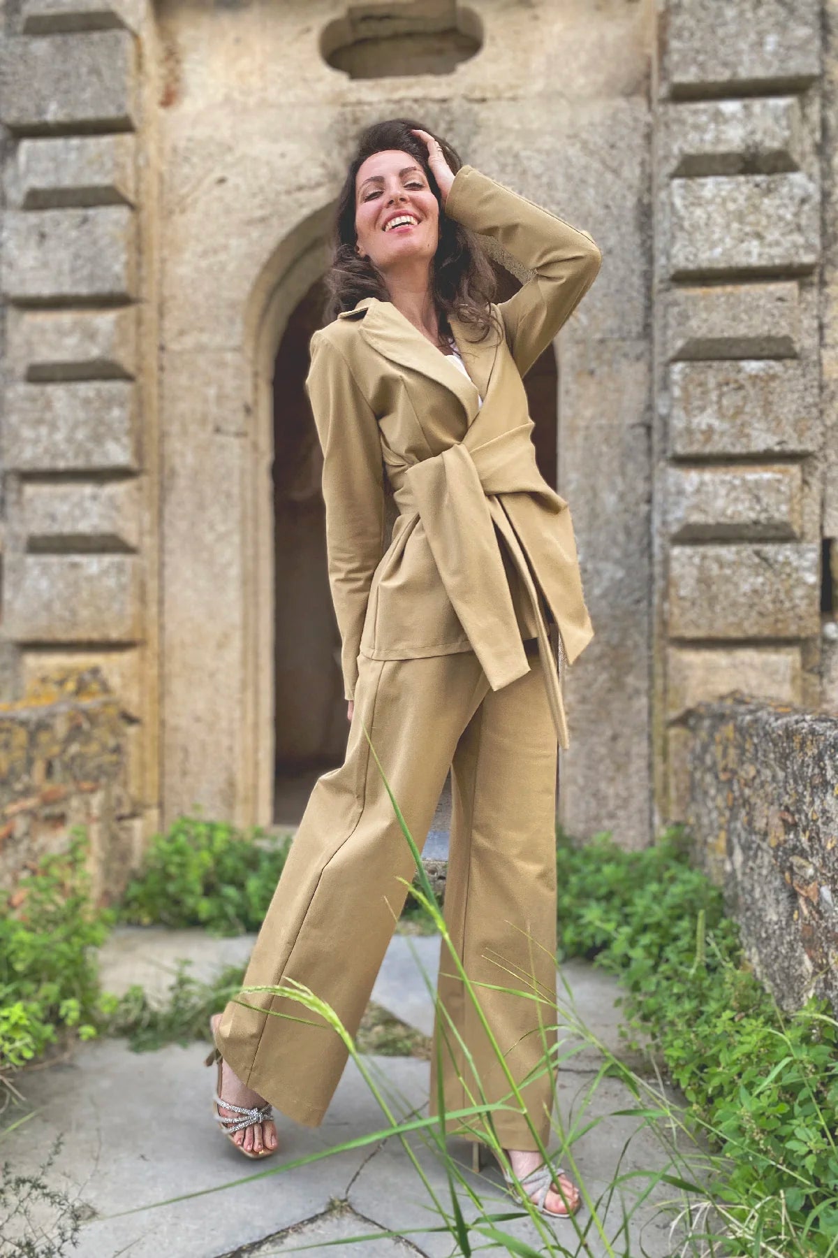 Giacca con Fusciacca cotone sabbia abbigliamento sostenibile artigianale brand etico malia lab
