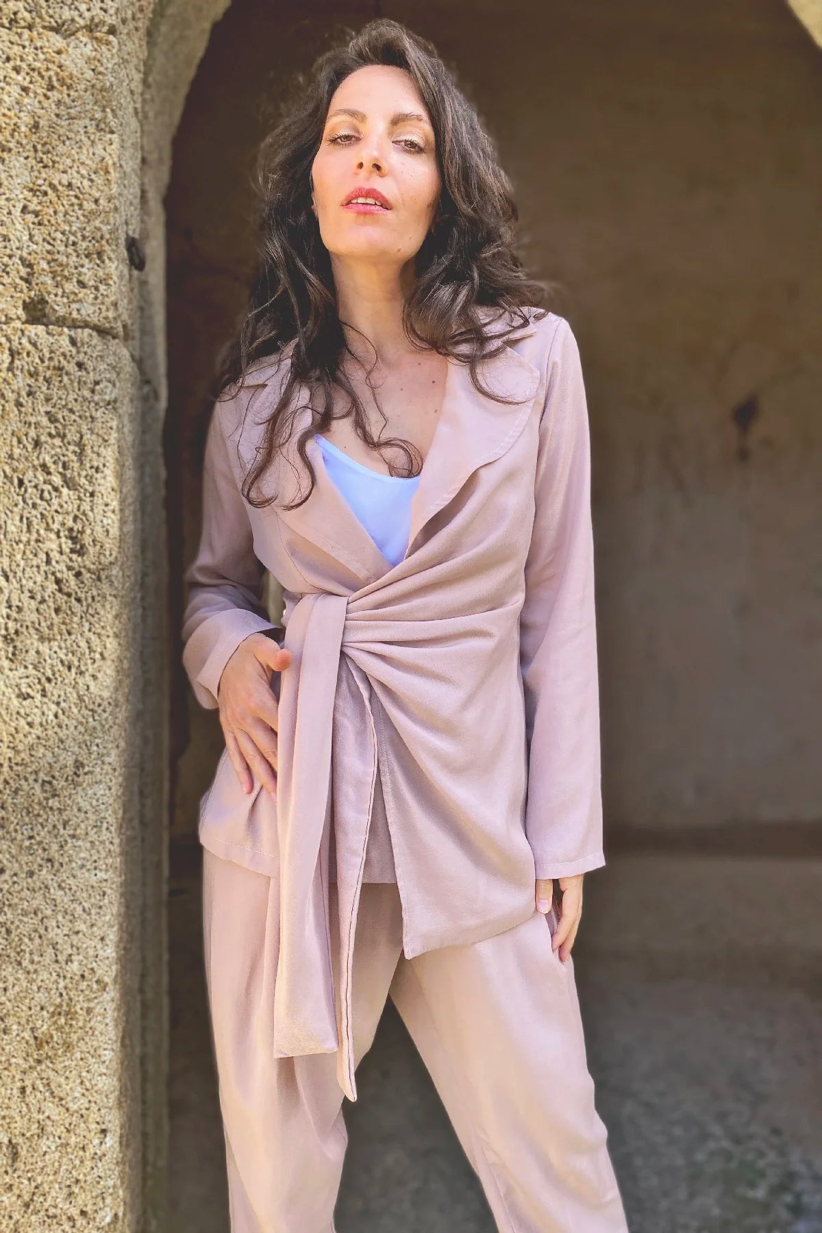 Giacca con fusciacca Selina tencel lyocell abbigliamento sartoriale artigianale brand etico malia lab dettaglio
