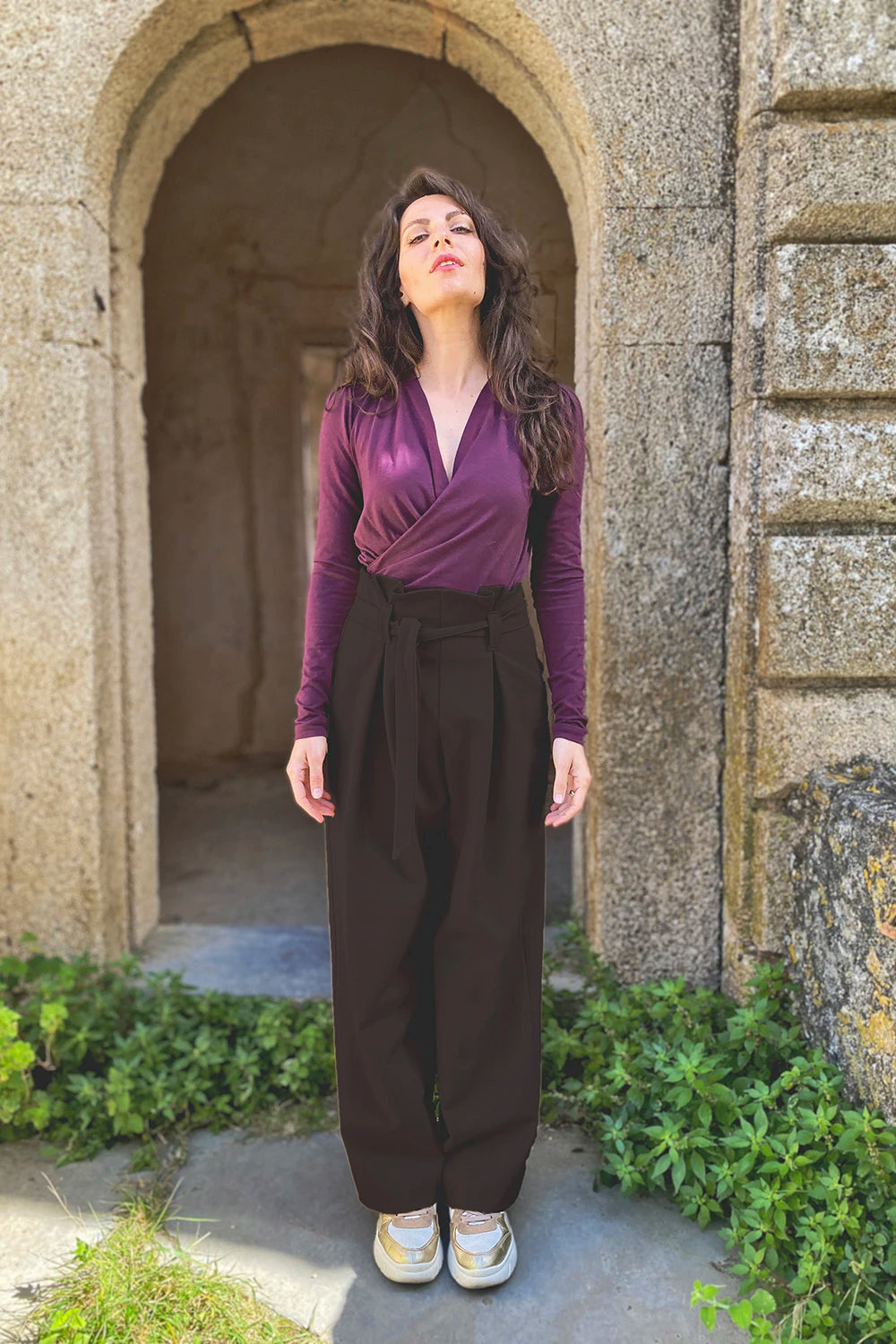 Pantalone Elaine ampio pieghe cotone abbigliamento sartoriale sostenibile brand malia lab cacao
