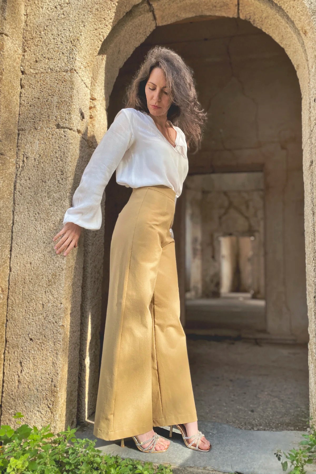 Pantalone palazzo Frida cotone abbigliamento sartoriale sostenibile brand etico malia lab vista laterale
