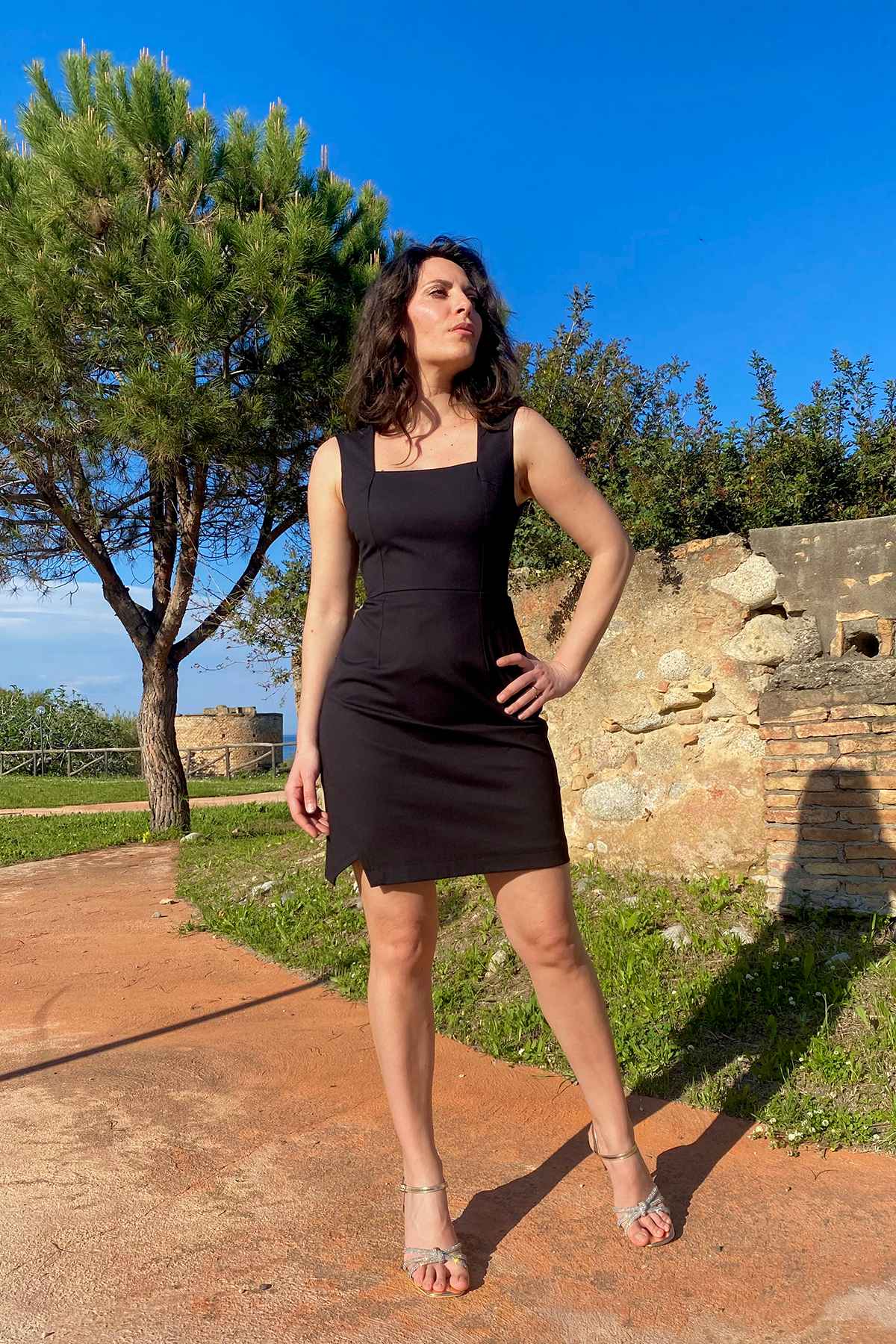 Tubino con spacco e scollo squadrato in cotone biologico Malìa Lab