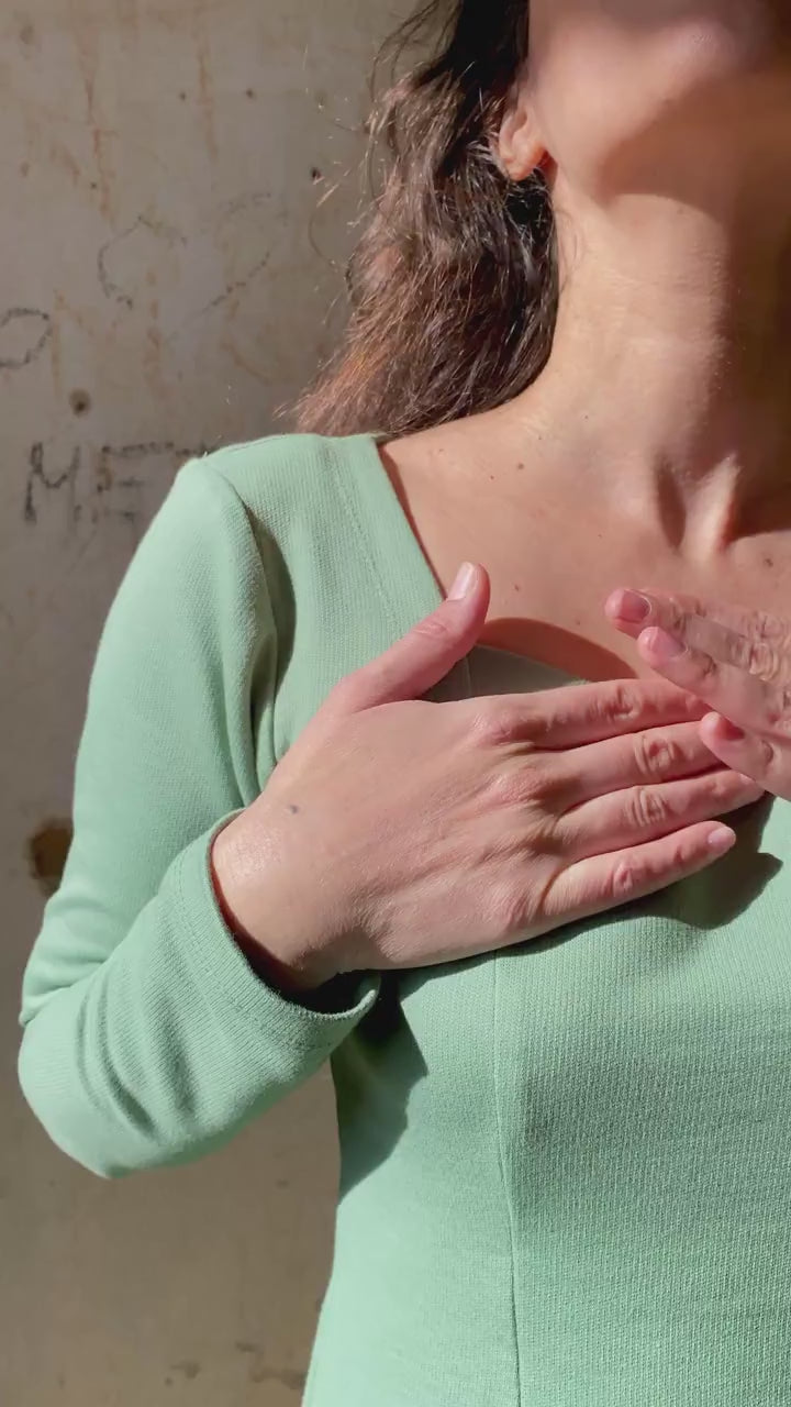 Abito EMMA svasato cotone biologico felpato abbigliamento sostenibile malia lab indossato
