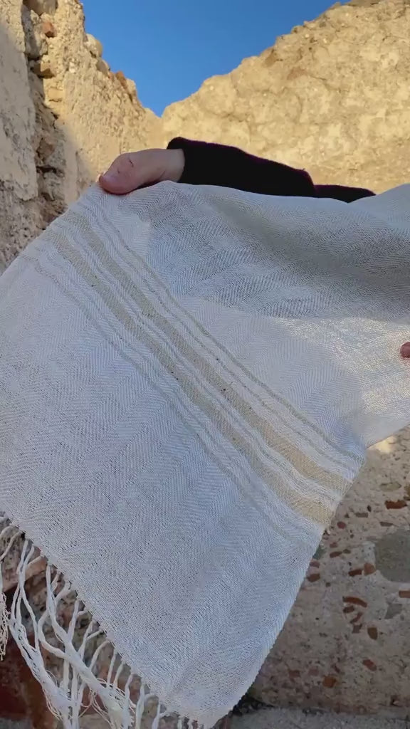 Sciarpa seta ginestra telaio manuale antico accessori artigianali
