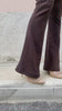 Flavia Amato indossa Pantalone Raffaella caldo cotone biologico felpato lana biologica elegante comodo moda etica artigianale brand malia lab abbigliamento sostenibile biologico vestiti ecosostenibili donna fibre naturali